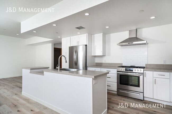 Building Photo - 3333 Reynard Way