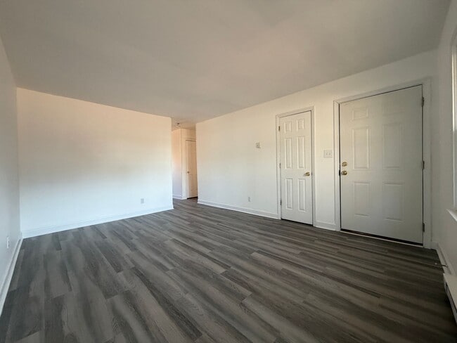 Building Photo - One story duplex