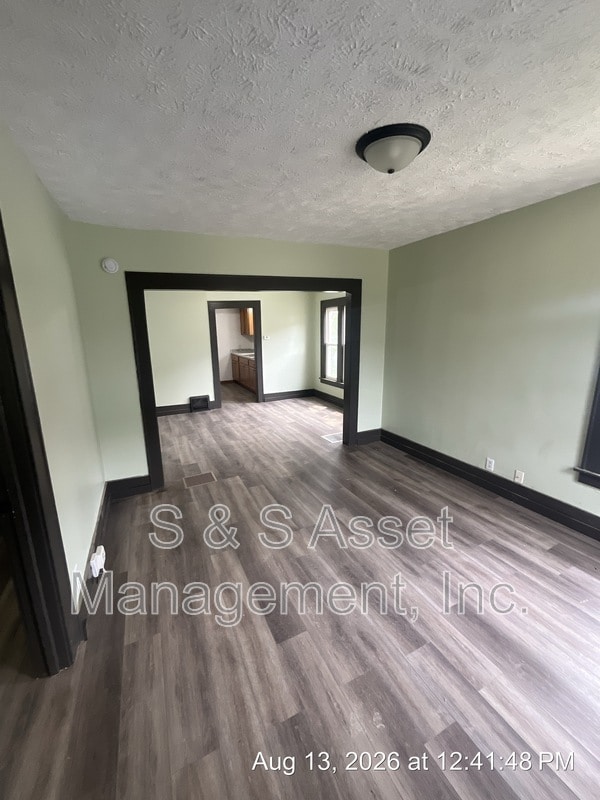 Building Photo - 1006 Mahlon St