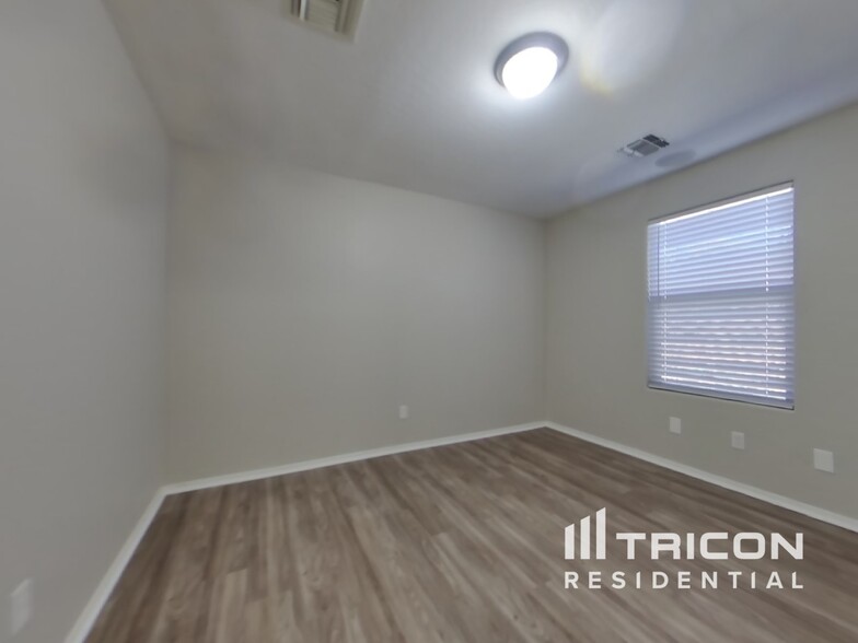 Building Photo - 2047 W San Tan Hills Dr