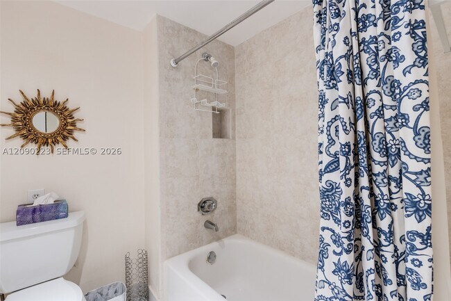 Building Photo - 8566 Casa Del Lago