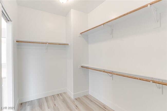 Building Photo - 12333 Silvana St