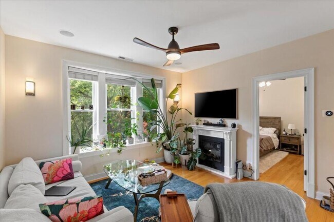 Building Photo - 2 bedroom in Chicago IL 60647