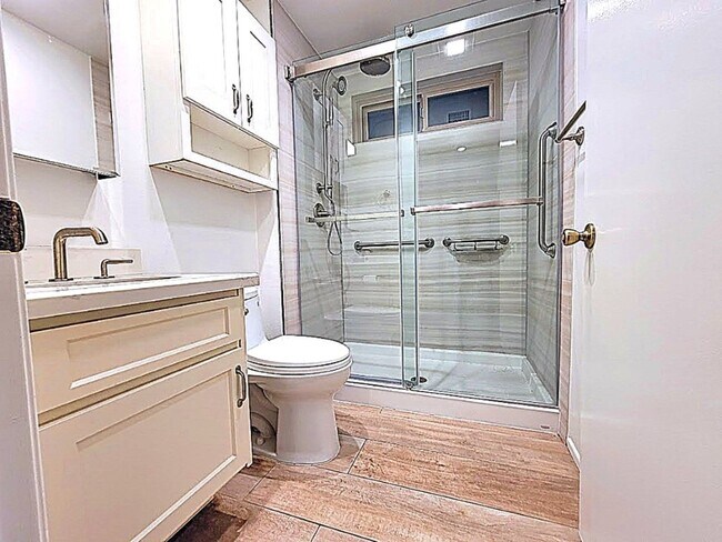 Building Photo - 28506 Barbosa