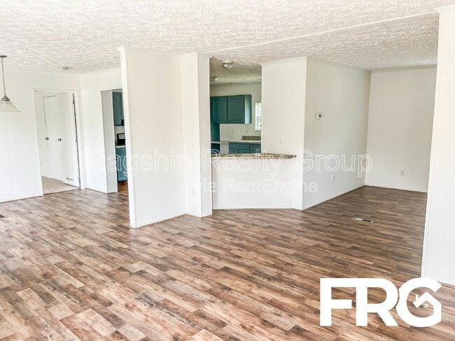 Building Photo - 5961 Berkley Dr