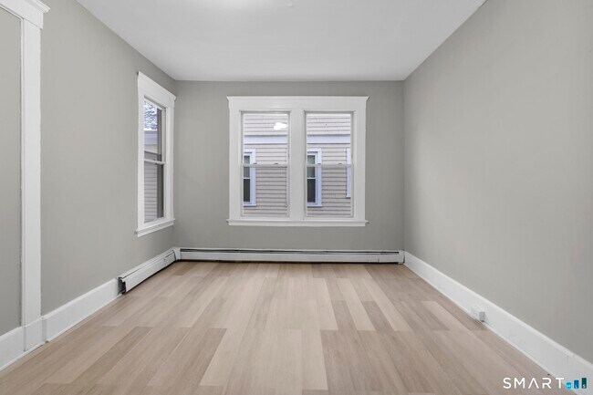 Building Photo - 260 Orchard St