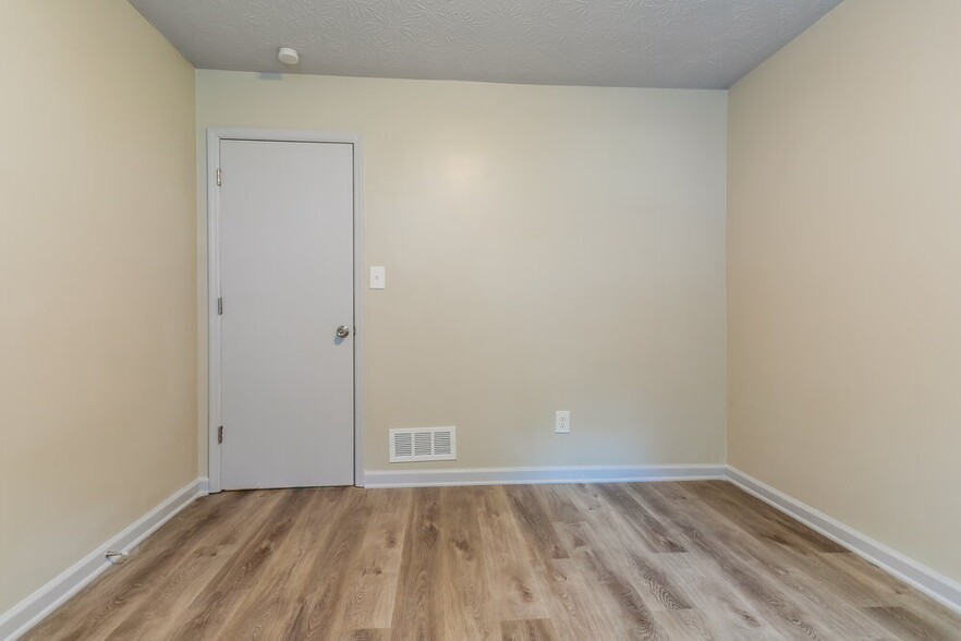 Building Photo - 3320 Revere Cir