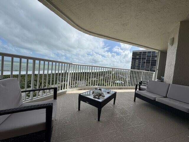 Building Photo - 5051 N Hwy A1A