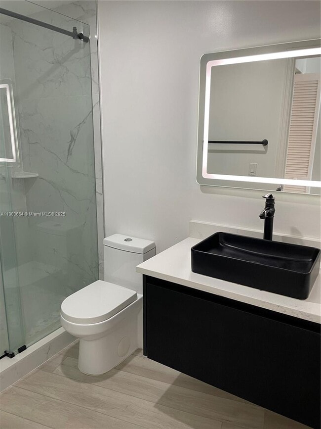 Building Photo - 1528 Brickell Ave