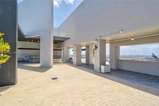 Building Photo - 60 SW 13th St