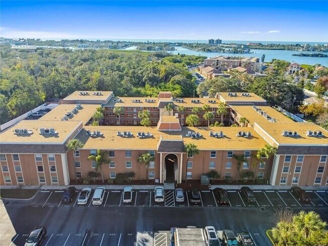 Building Photo - 12760 Indian Rocks Rd