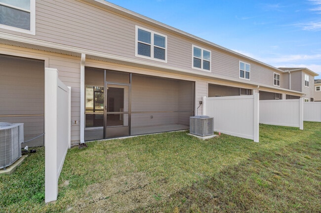 Building Photo - 3529 SE 37th Ct
