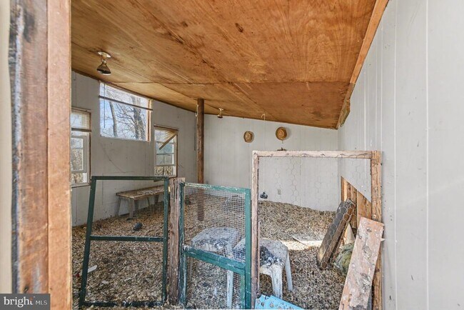 Building Photo - 939 Gravel Pike