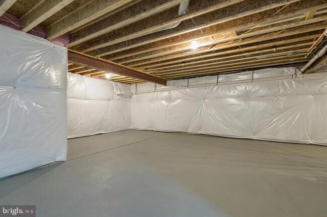 Building Photo - 1201 Regal Ln