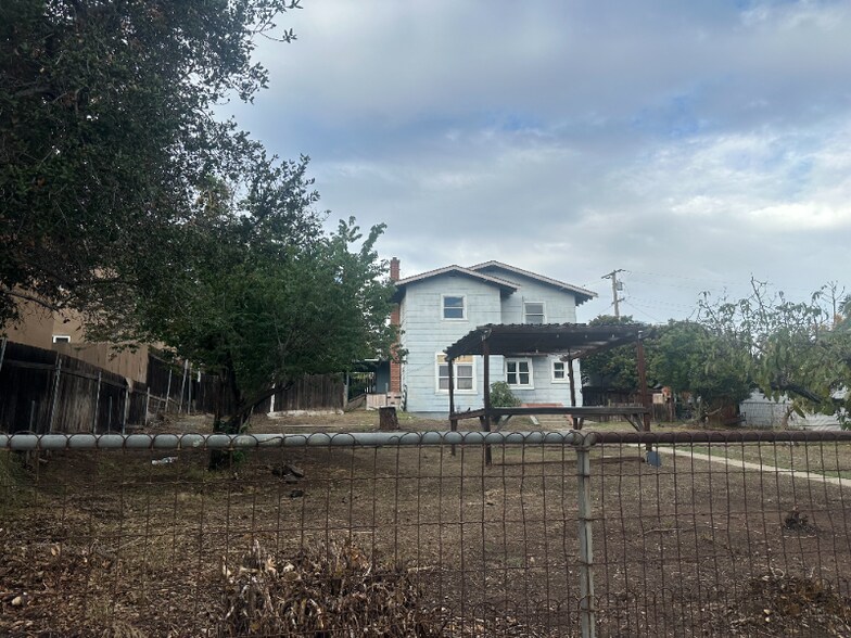 Primary Photo - 3046 Island Ave