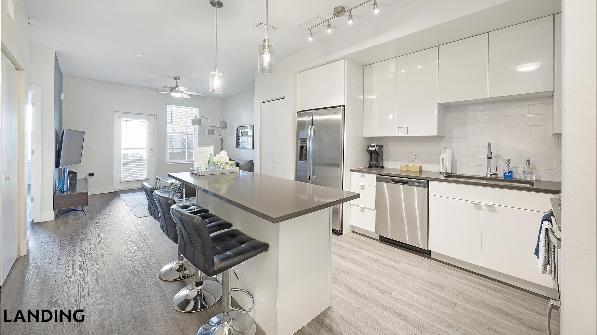 Building Photo - 4950 W Prescott St