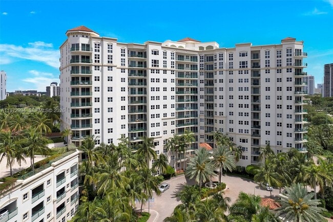 Building Photo - 20000 E Country Club Dr