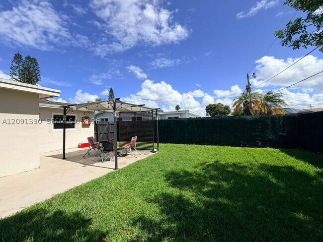 Building Photo - 2631 NW 94th Ave