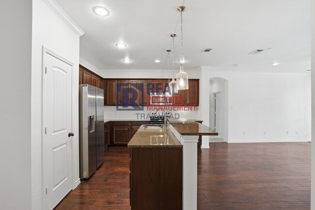 Building Photo - Gated Downtown Fort Worth Condo with Attached Garage