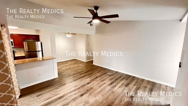 Building Photo - 3043 Antique Oaks Cir