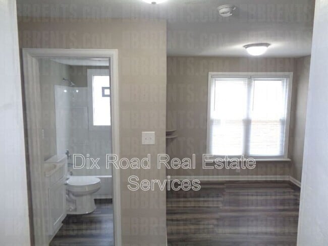 Building Photo - 1111 Richmond Ave