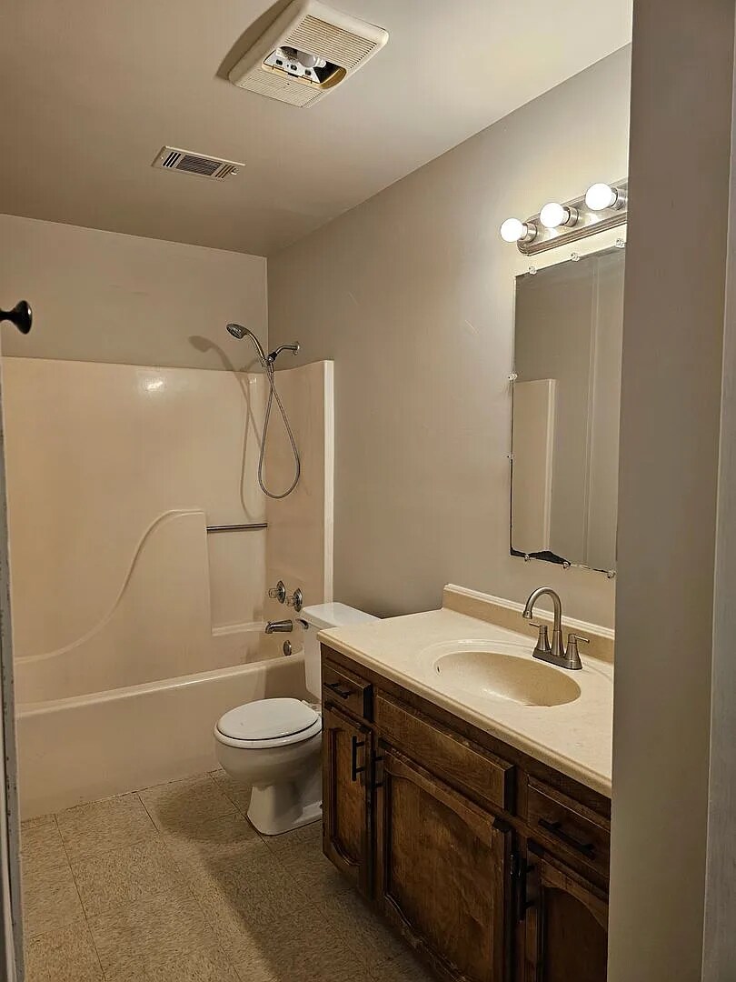 Building Photo - 44176 Simpson Pl