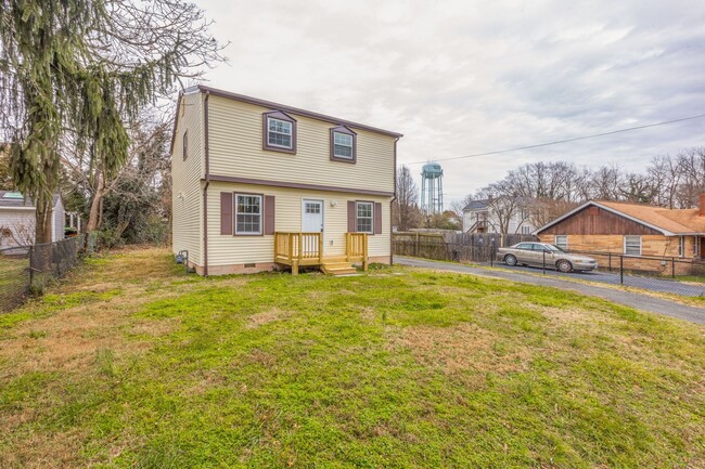 Building Photo - 9202 Douglas St