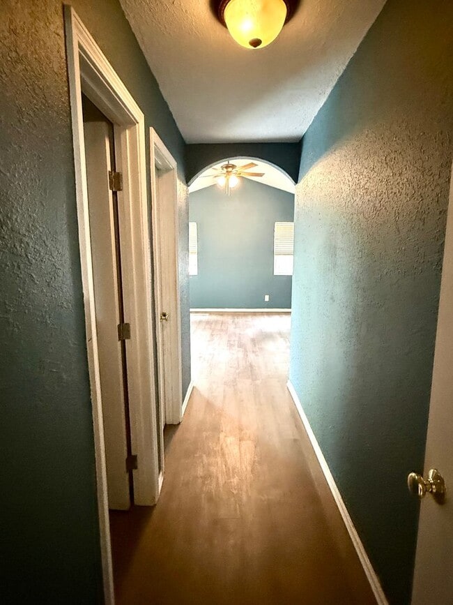 Building Photo - Beautiful 3 bedroom 2 bath house!