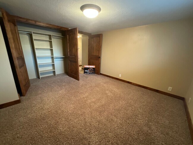 Building Photo - 5859 S