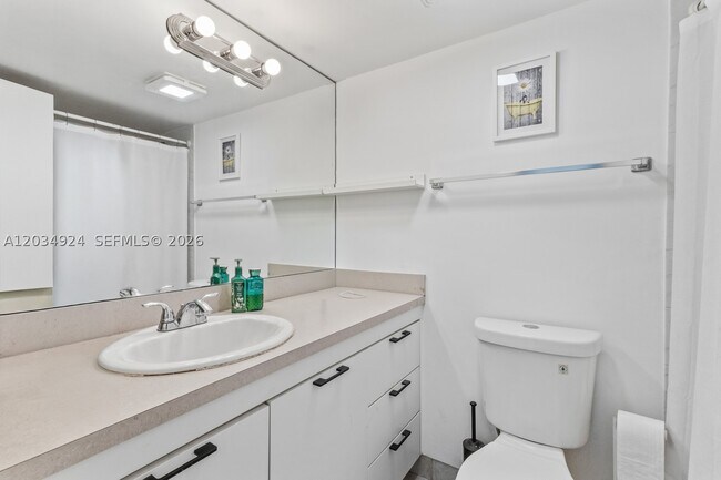 Building Photo - 575 Crandon Blvd