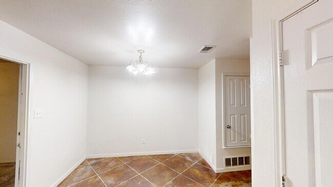 Building Photo - 803 Harley Dr