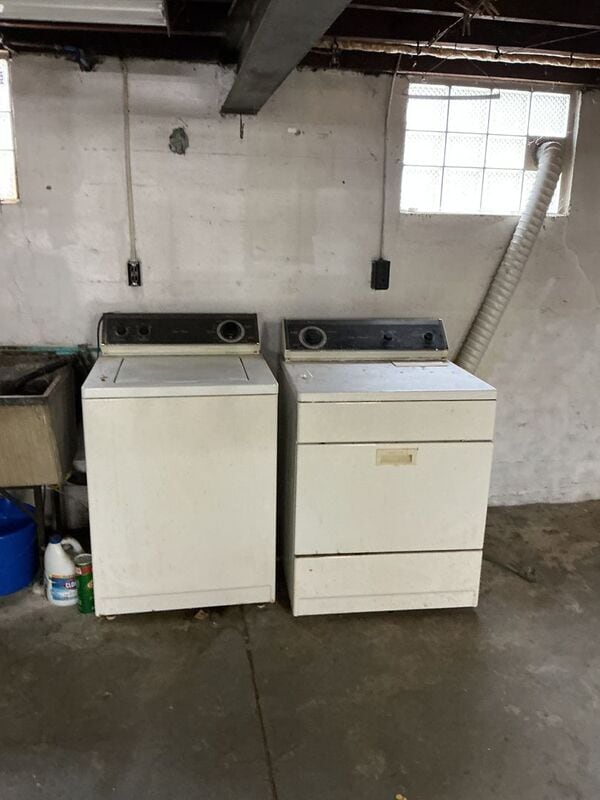 Building Photo - 3790 Grovedale Pl