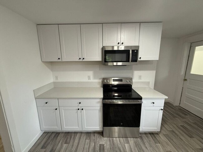 Building Photo - 2350 Marion St SE