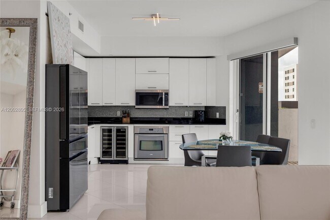 Building Photo - 60 SW 13th St