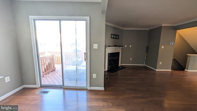 Building Photo - 424 Lilac Terrace NE