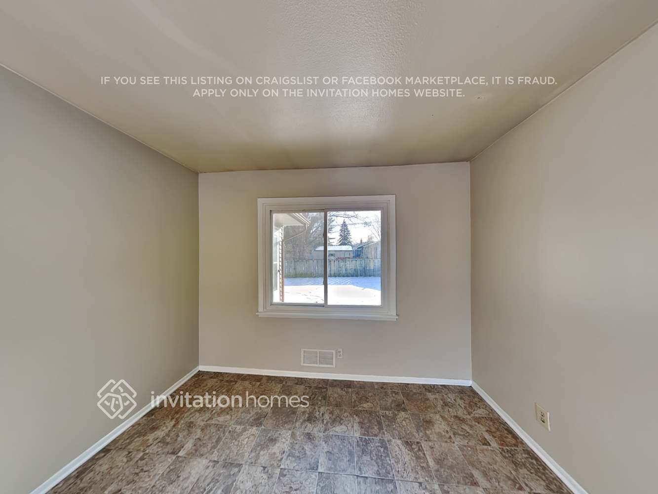 Building Photo - 2944 Albert St N