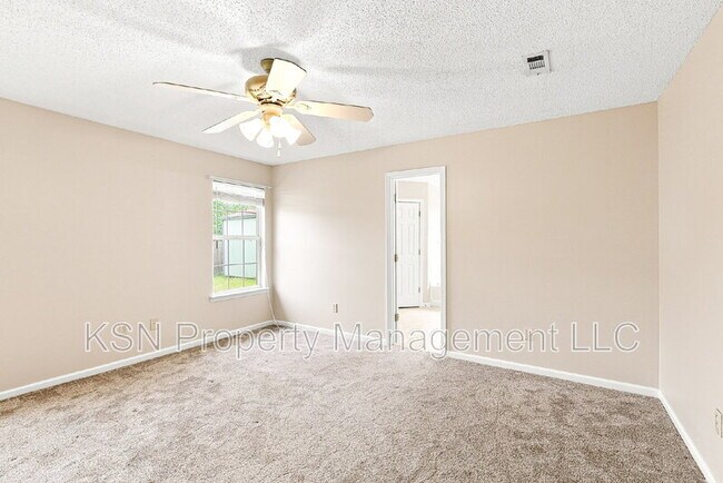 Building Photo - 17 Arbor Ridge Way