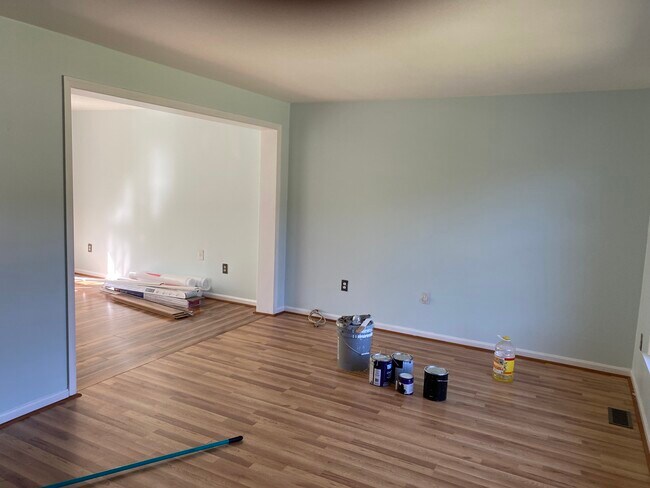 Building Photo - 6621 Greenvale Pkwy