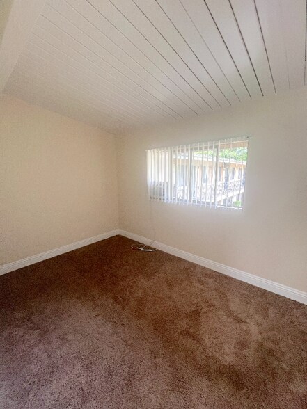 Building Photo - 850 S Rosemead Blvd