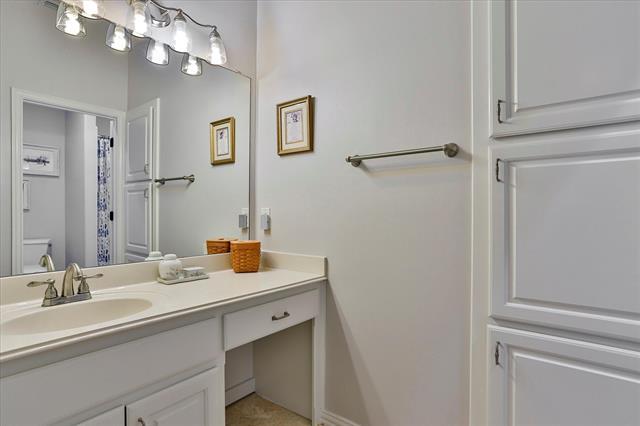 Building Photo - 8921 Crest Wood Dr