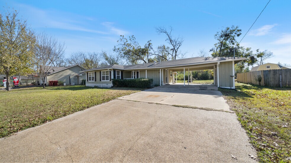 Building Photo - 403 Prairieville St