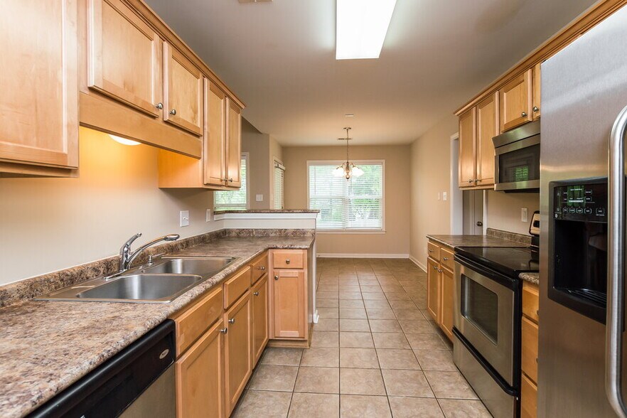 Building Photo - 5837 Stonewall Dr