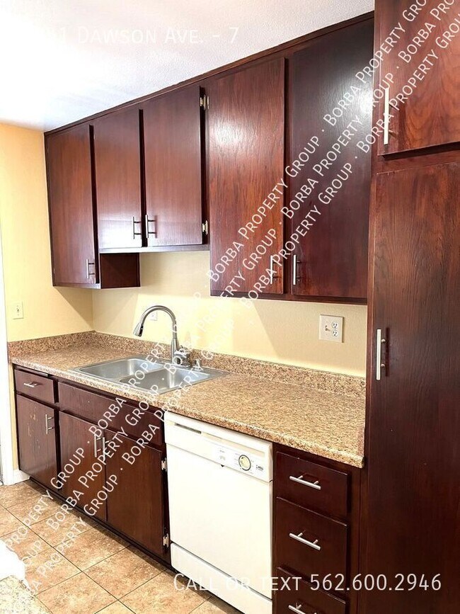 Building Photo - 1051 Dawson Ave