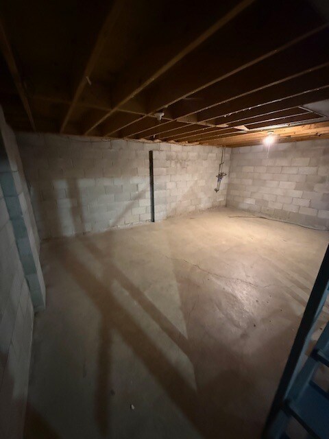 Building Photo - 3479 Westpoint Dr