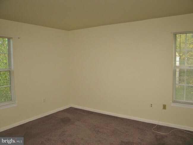 Building Photo - 5704 Shadwell Ct