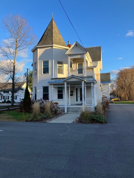 Building Photo - 53 Main St