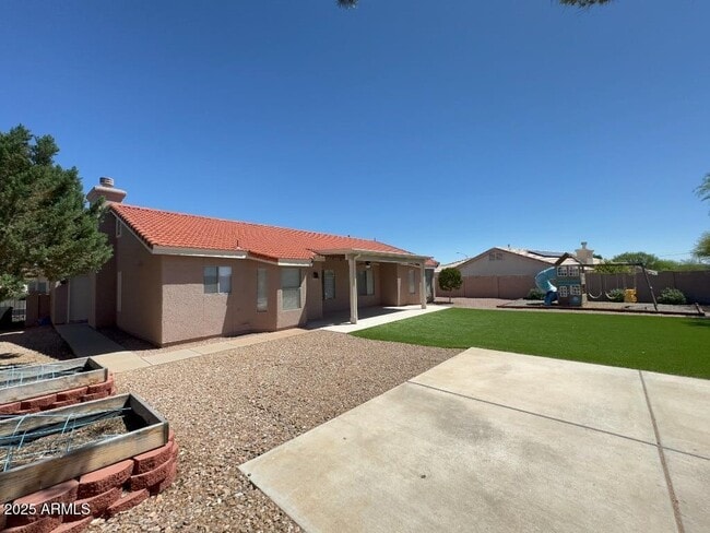 Building Photo - 3876 Camino del Vara