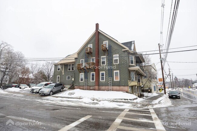 Building Photo - 3 Lyman St