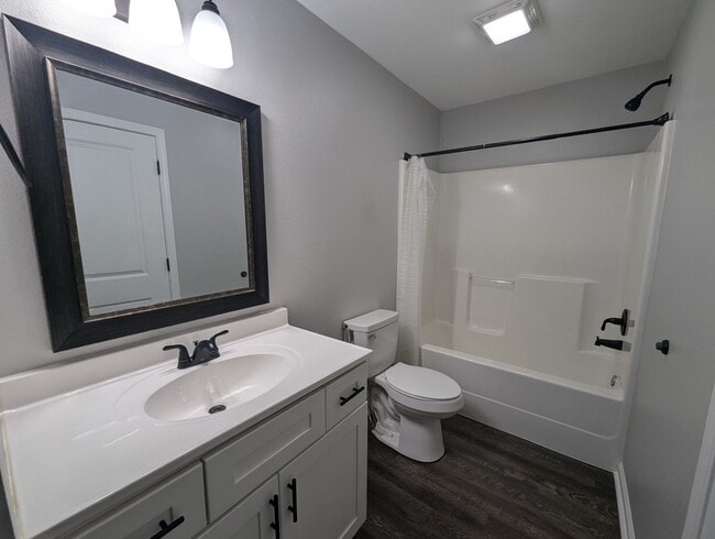 Building Photo - 3 Bed / 2 Bath Home in Riverwood Estates
