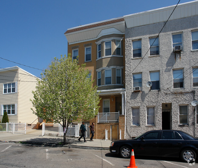 Primary Photo - 87 E 25th St